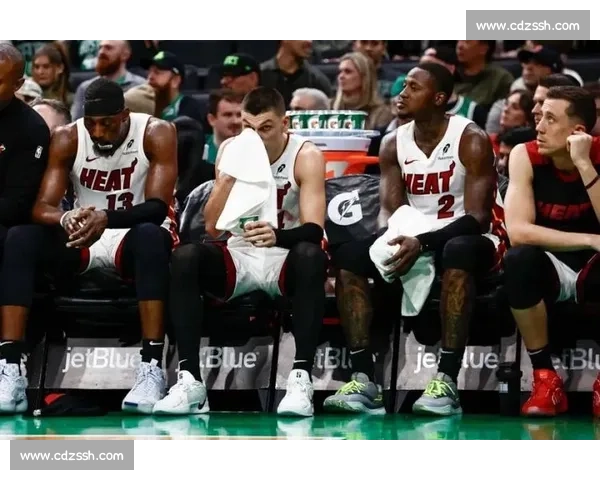 马刺对阵小牛德州内战掀起西部格局新波澜季后赛走势引发球迷热议